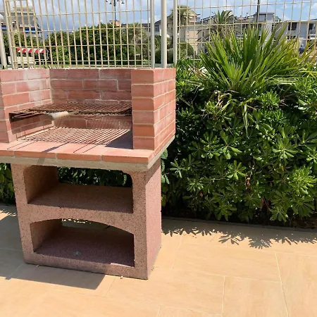 Stabilimento Balneare Citta Giardino - Casa Дом отдыха *