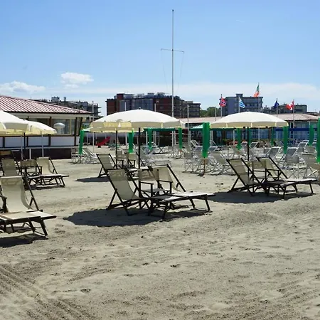 Stabilimento Balneare Citta Giardino - Casa Дом отдыха *